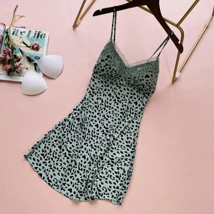 Subtly Elegant Garment with a Refined Vintage Look