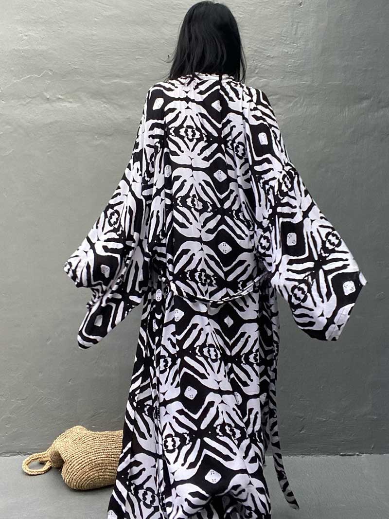 Open Front Abstract Print Belted Long Kimono Robe 20