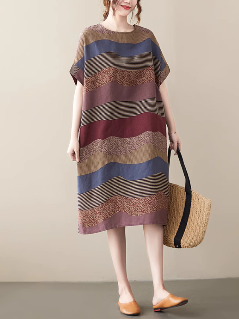 Round Neck Short Sleeve Wavy Stripe Print Loose Shift Midi Dress