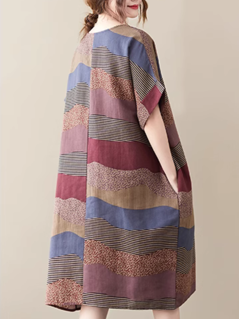 Round Neck Short Sleeve Wavy Stripe Print Loose Shift Midi Dress