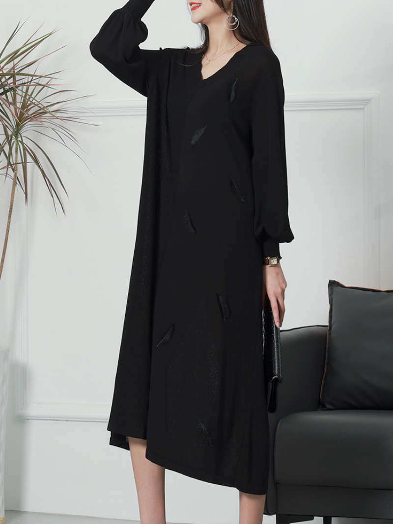 V-Neck Long Sleeve Feather Applique Knit Loose Midi Dress 6