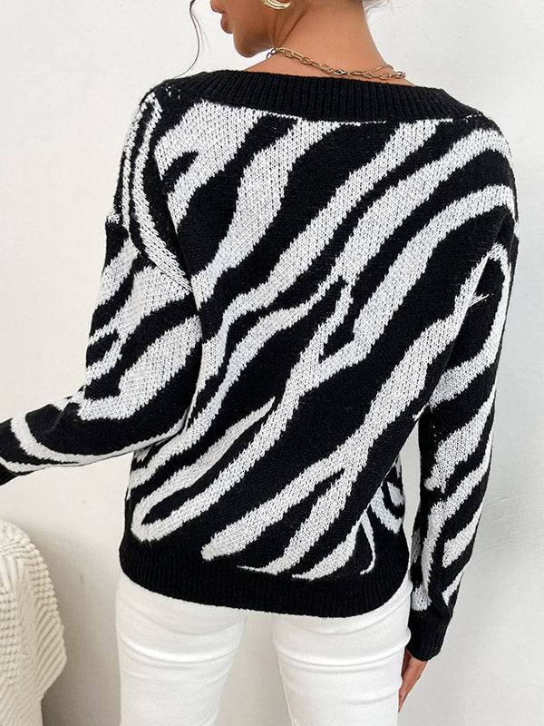 V-neck Black Zebra Print Sweater