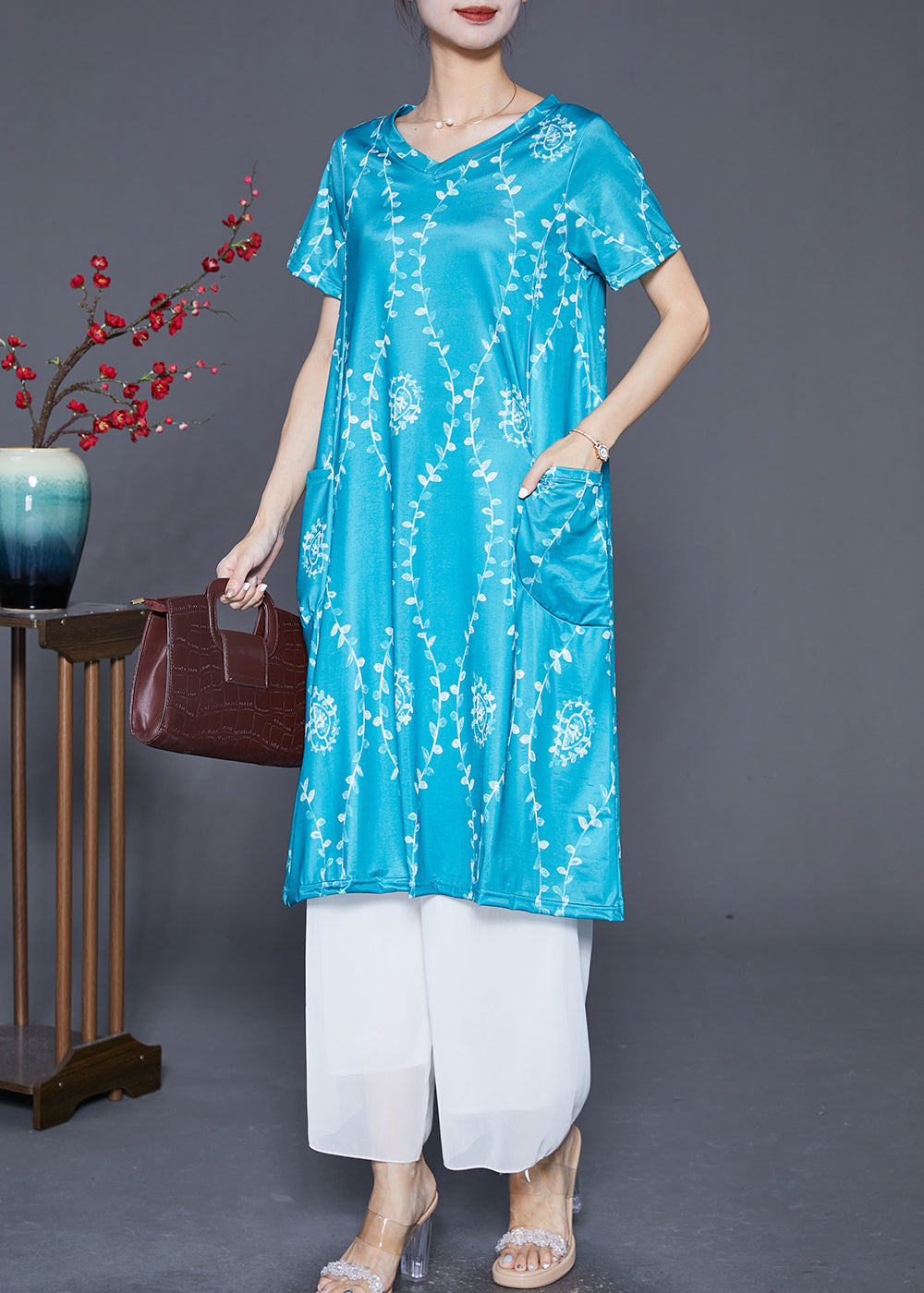 Beautifully Crafted Dress in a Classic Style