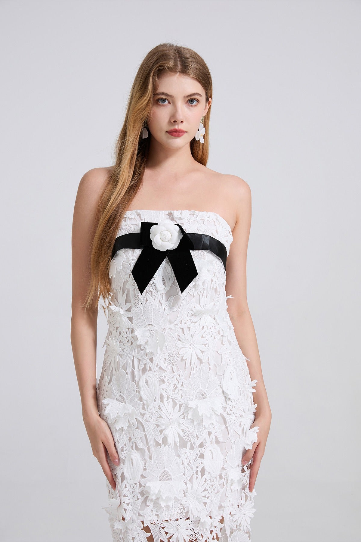 Heavy Lace 3D Embroidery Strapless Camellia Prom Dress