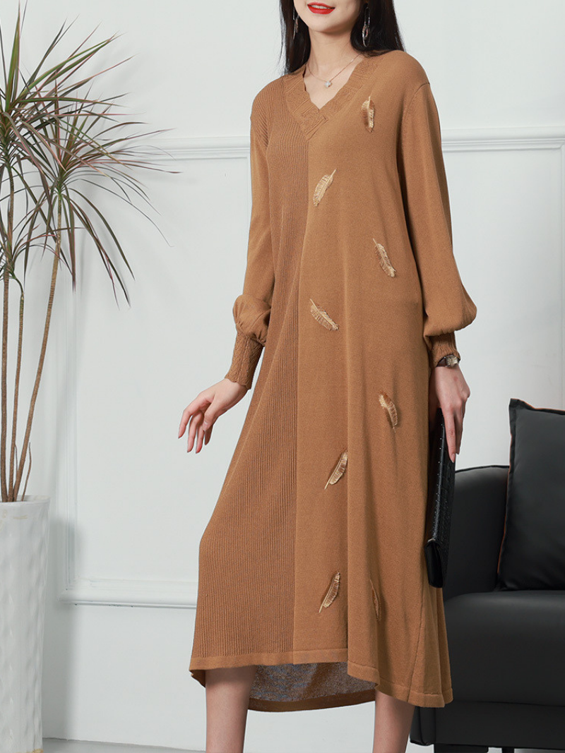 V-Neck Long Sleeve Feather Applique Knit Loose Midi Dress 8