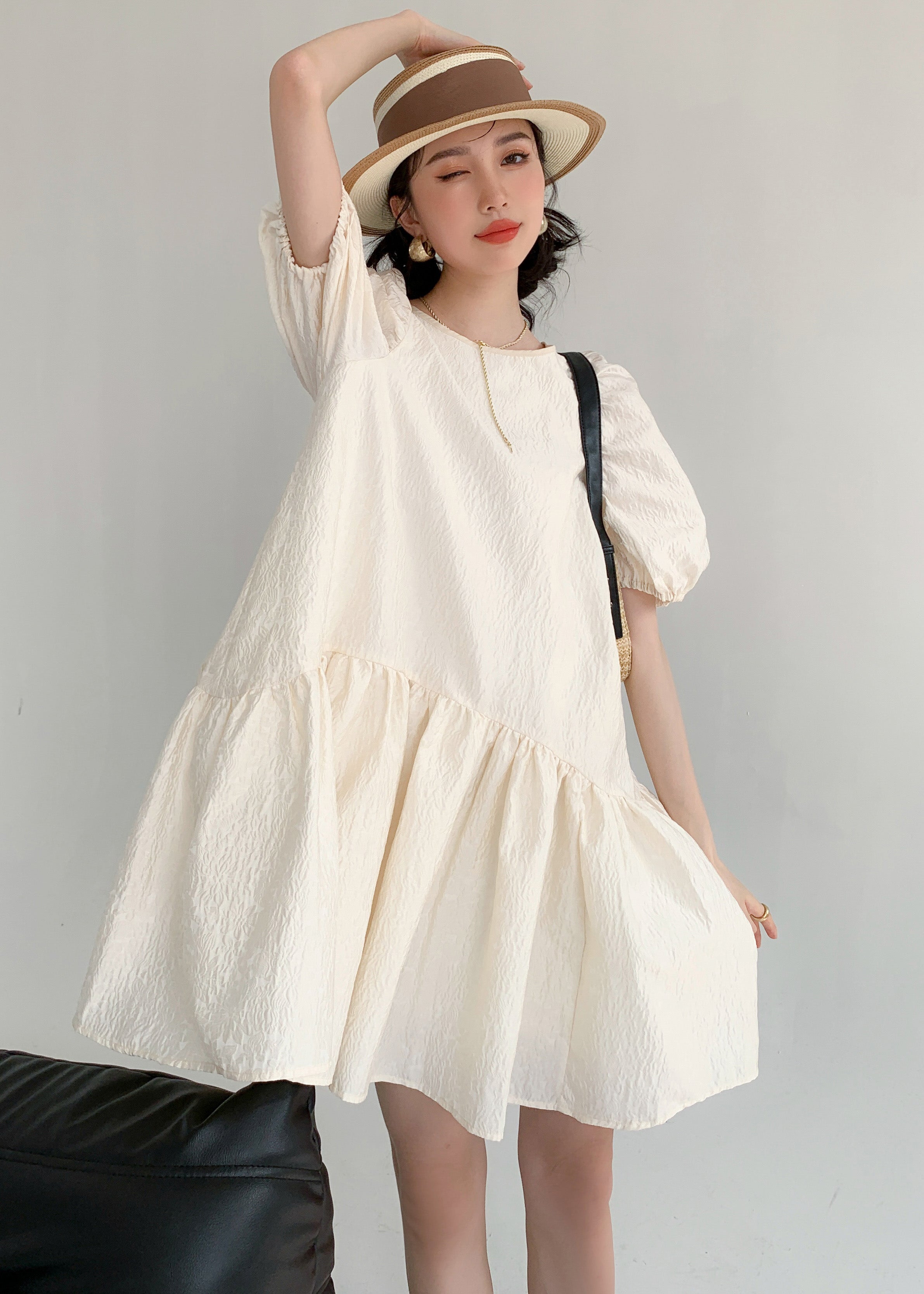 Well Tailored Dress with a Graceful Silhouette