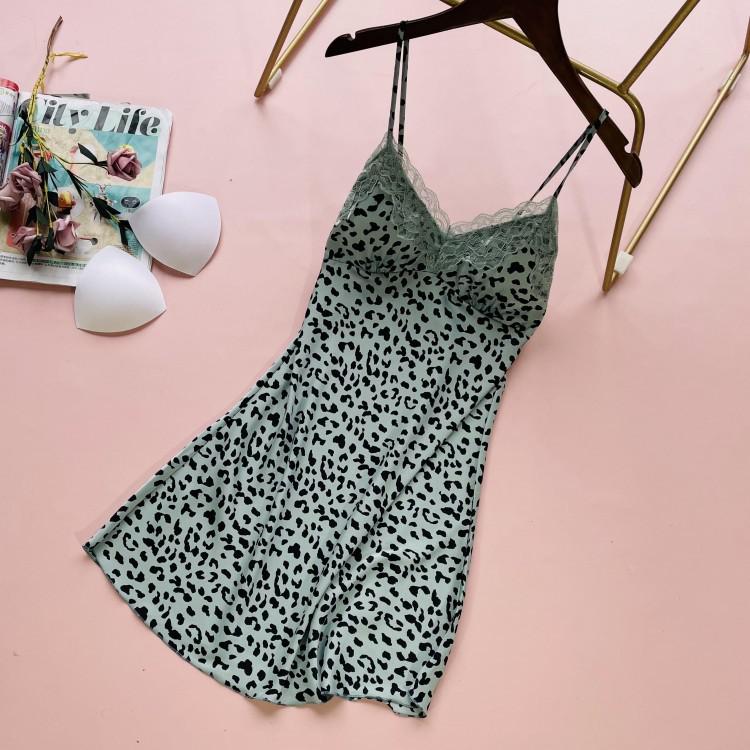 Subtly Elegant Garment with a Refined Vintage Look