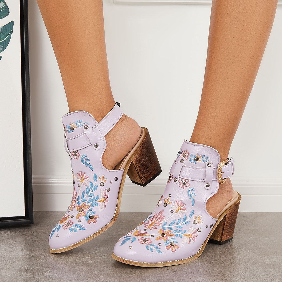 Chic Orthopedic Sandals with Unique Design