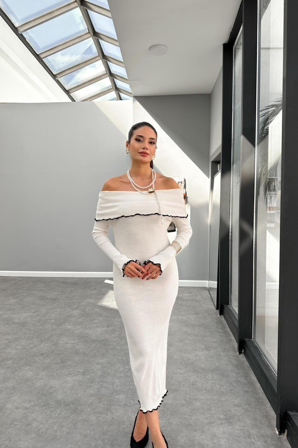 SlimFit OneShoulder Ruffle Work Dress