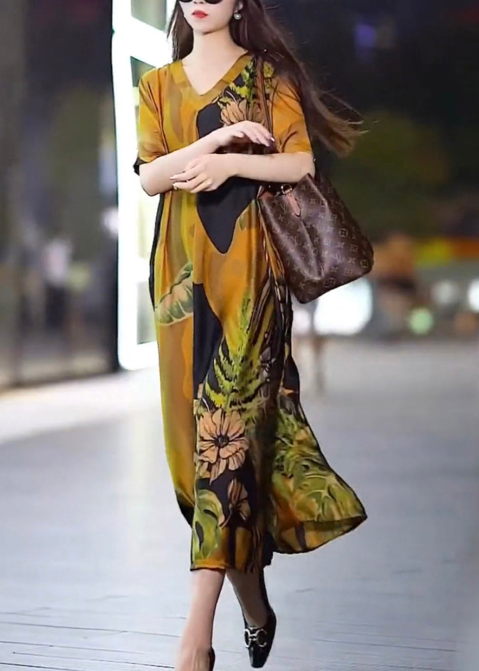 Classic Vintage Dress with a Flattering Fit