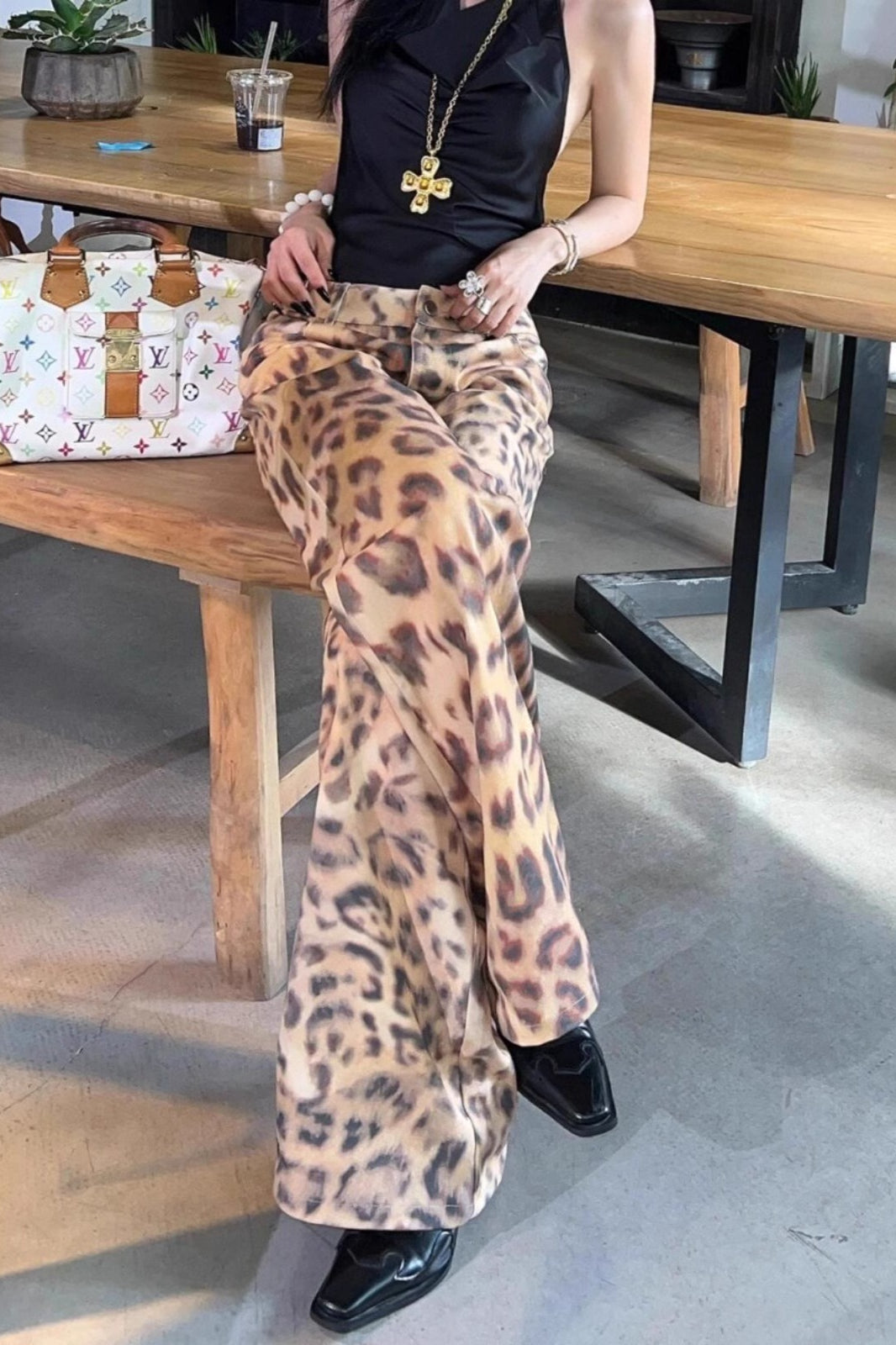 Low-Rise Washed Leopard Wide-Leg Retro Jeans