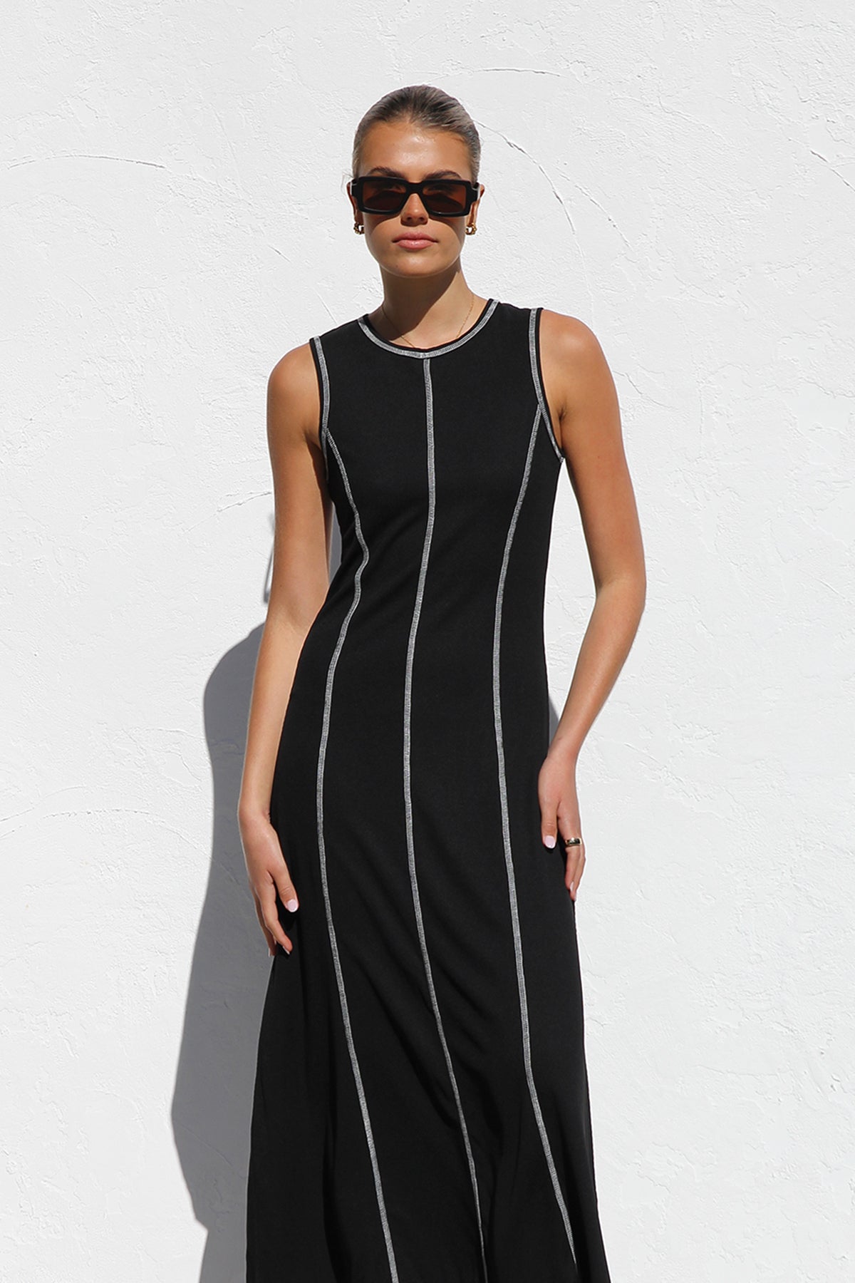 Paloma Boutique Dress Black Chic Silhouette Collection