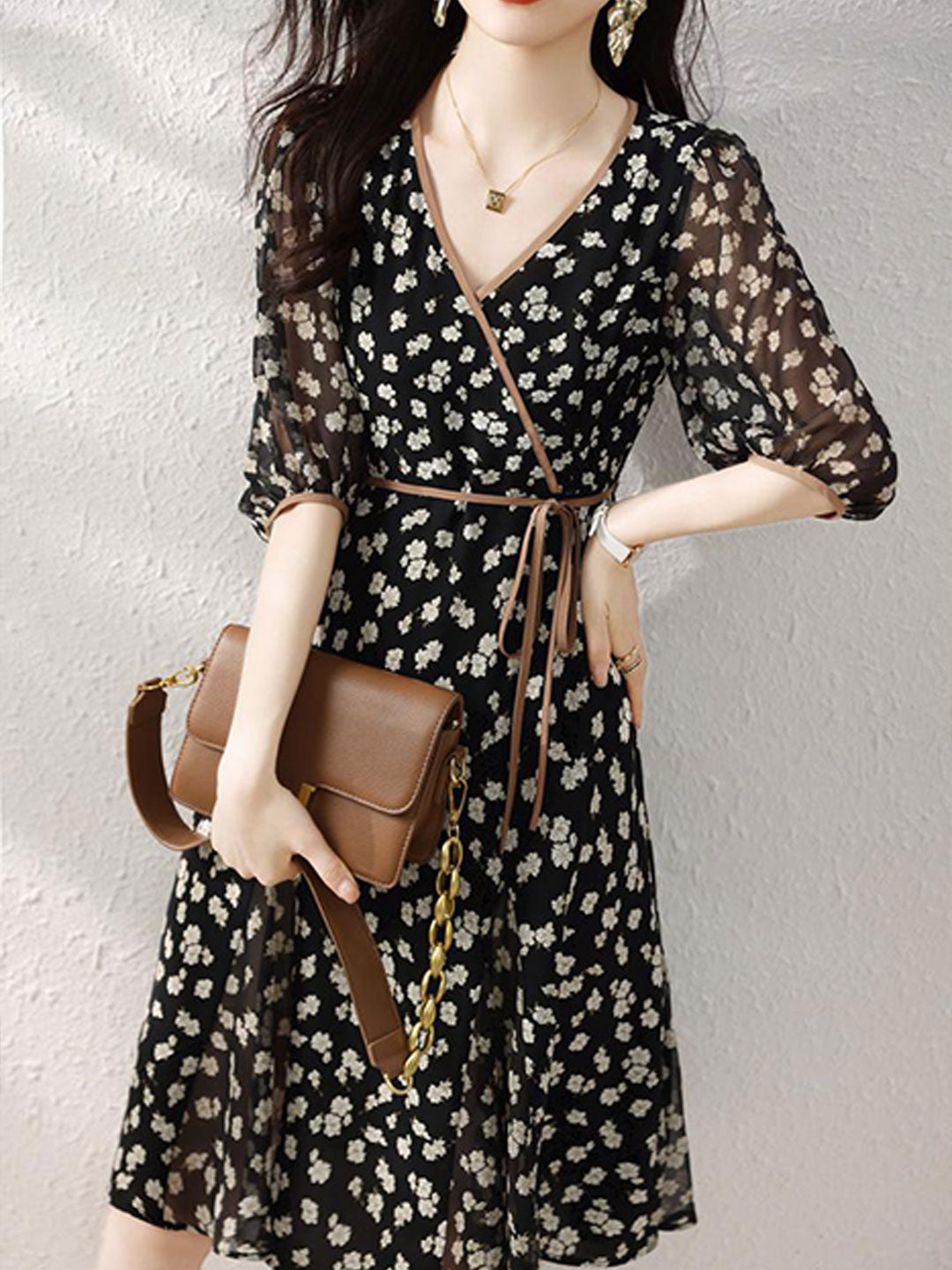 Classic Vintage Dress with a Flattering Fit