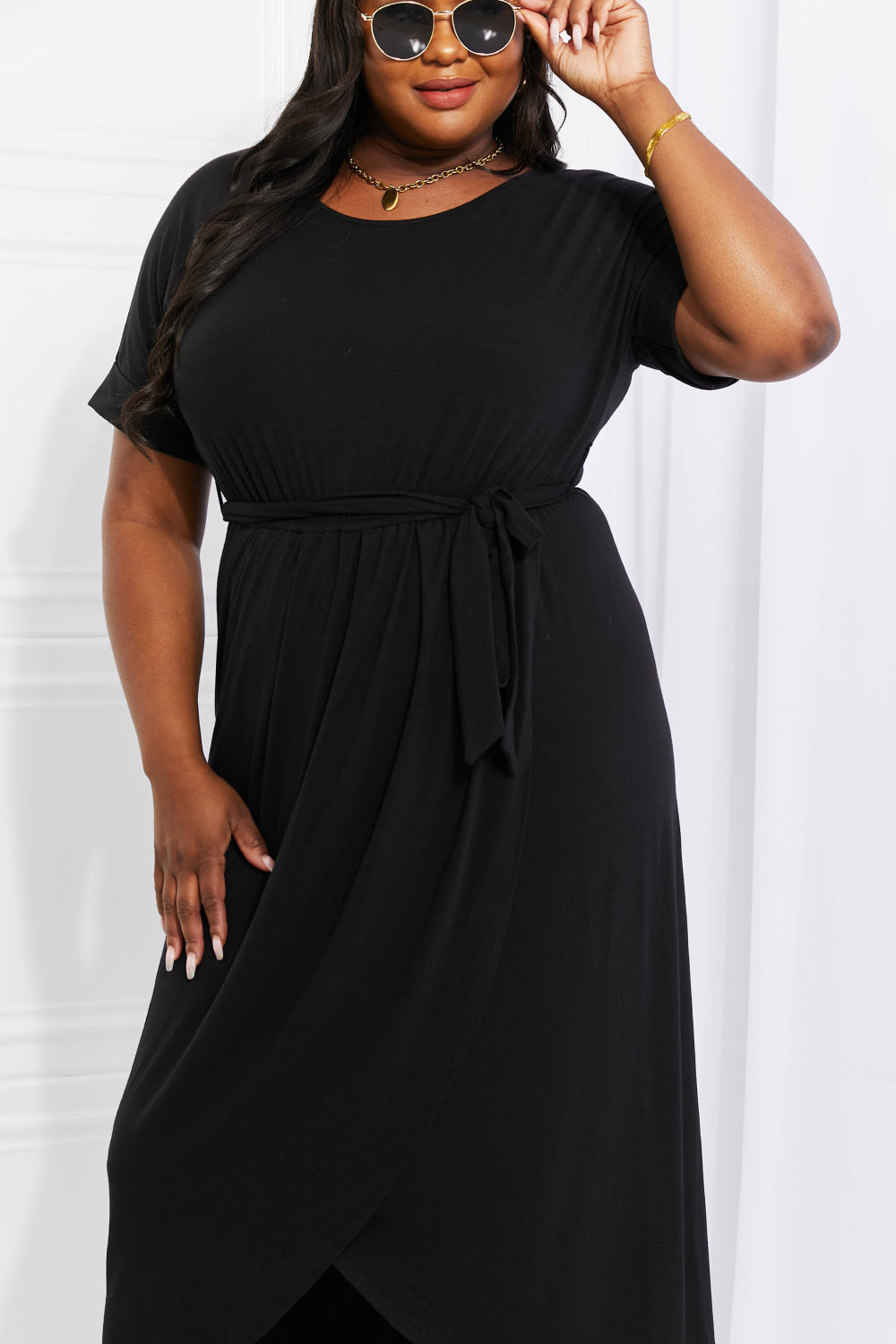 Black Round Neck Short Sleeve Belted Tulip Hem Midi Dress