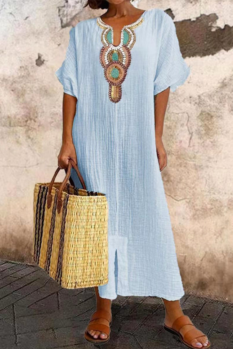 Effortlessly Elegant Dress with a Timeless Design
