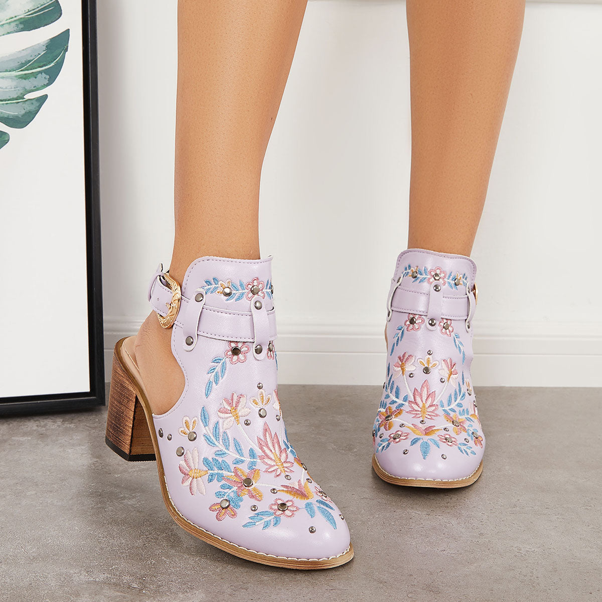 Chic Orthopedic Sandals with Unique Design