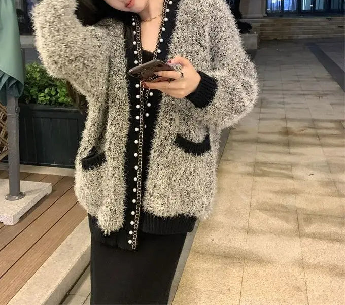 V-Neck Fleece Thick Knitting Cardigan Black / S