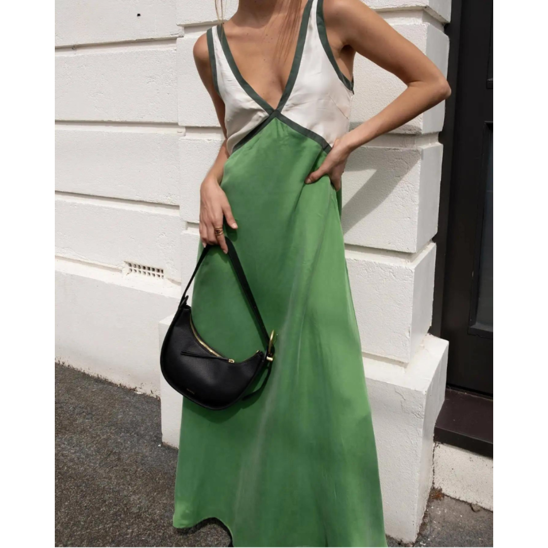 Lucrezia Chic Dress with V Fit Silhouette Collection
