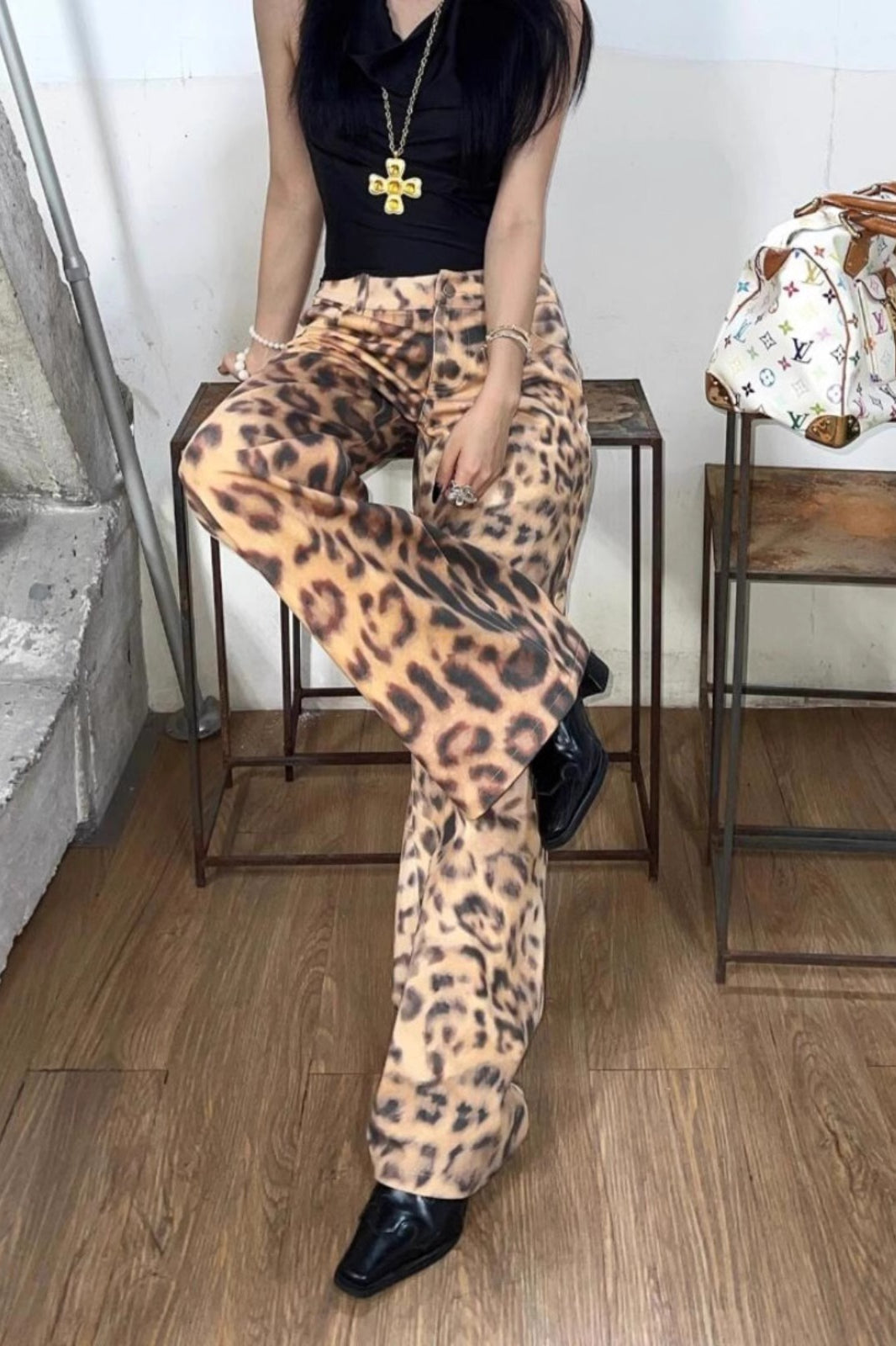 Low-Rise Washed Leopard Wide-Leg Retro Jeans