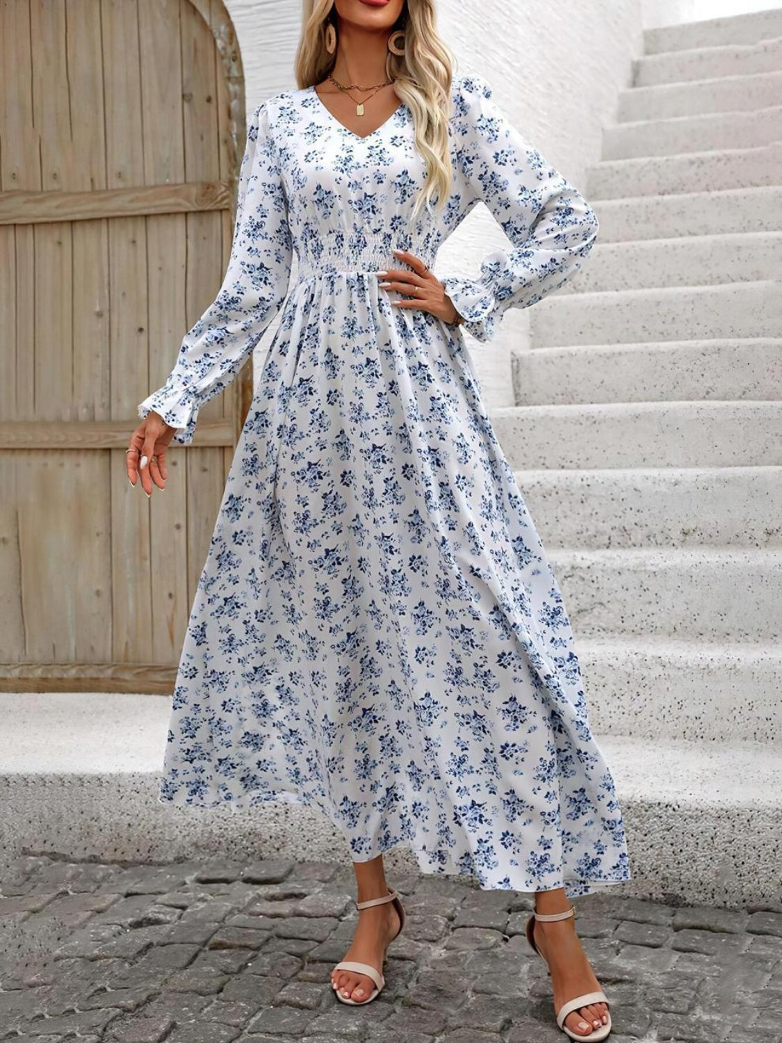 Estefanía Aesthetic Smocked Printed Dress with Flounced Sleeves and V Neck Boutique Collection
