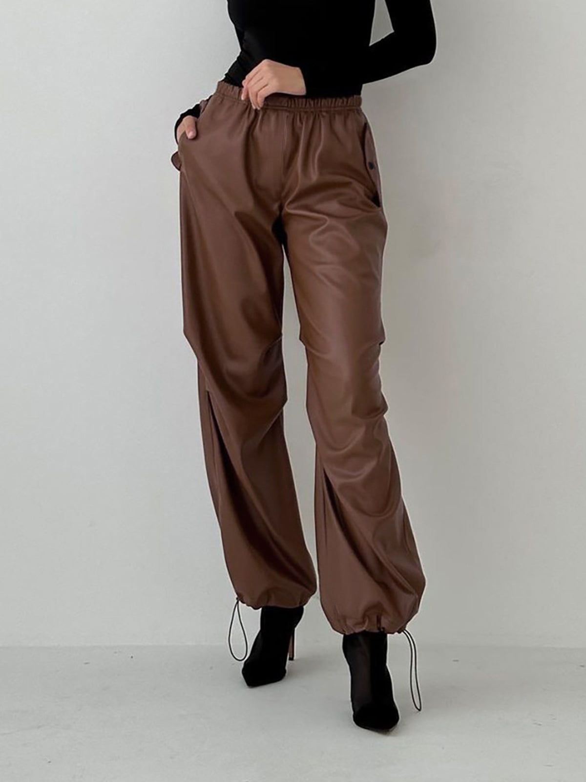 Brownie Cargo Graceful Parachute Pants Brown / Xs