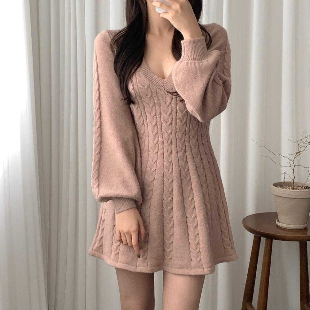 Marta Statement Women's Short Dress with Long Sleeves and V Neck Occasion Edit
