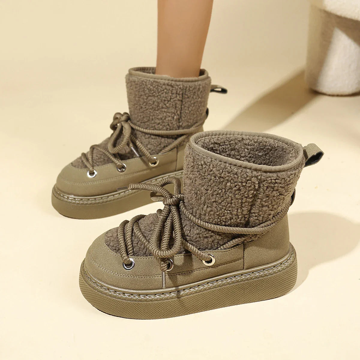 Coldproof Lace Up Waterproof Antislip Fashion Short Snow Boot