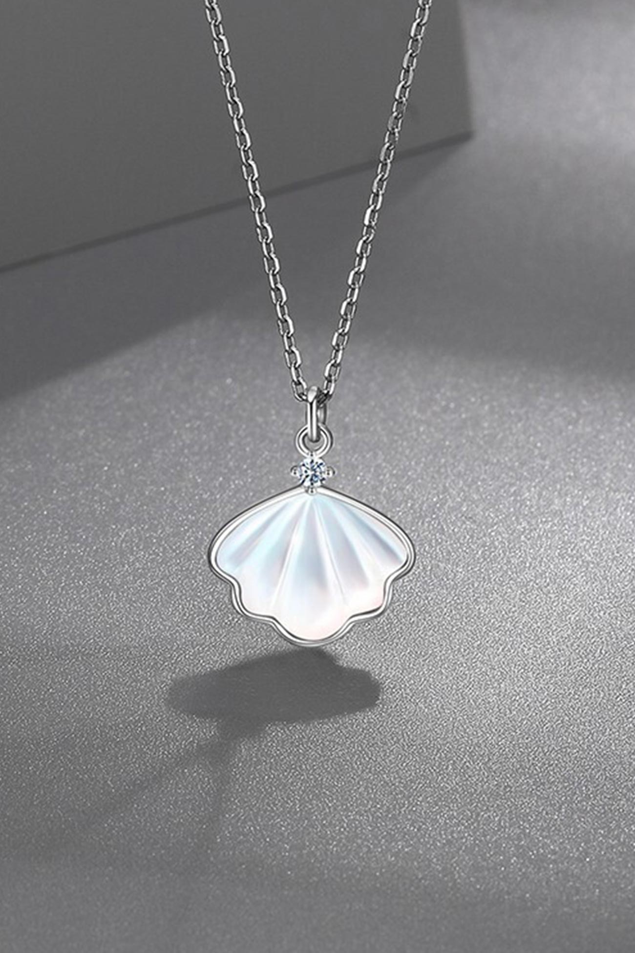 Shell Pendant Necklace