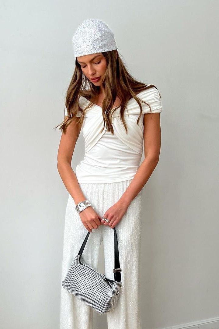 Front twisted top