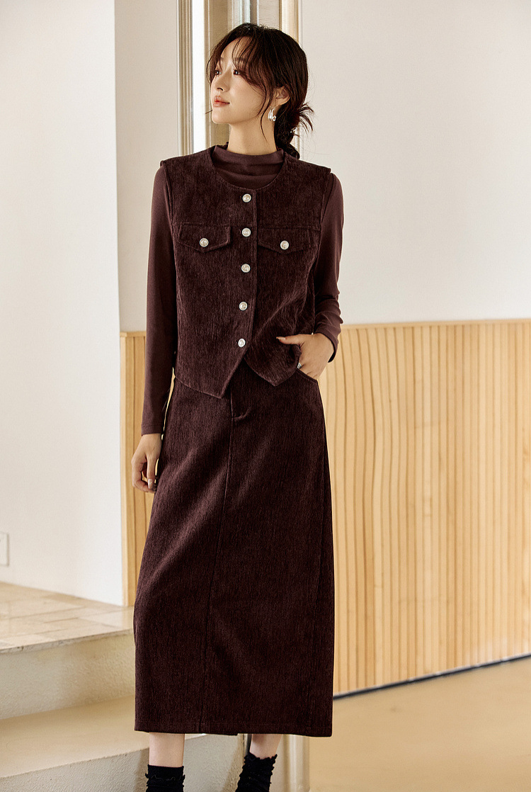 Retro Three-Piece Set �Vest, Blouse & Skirt Commuter Style