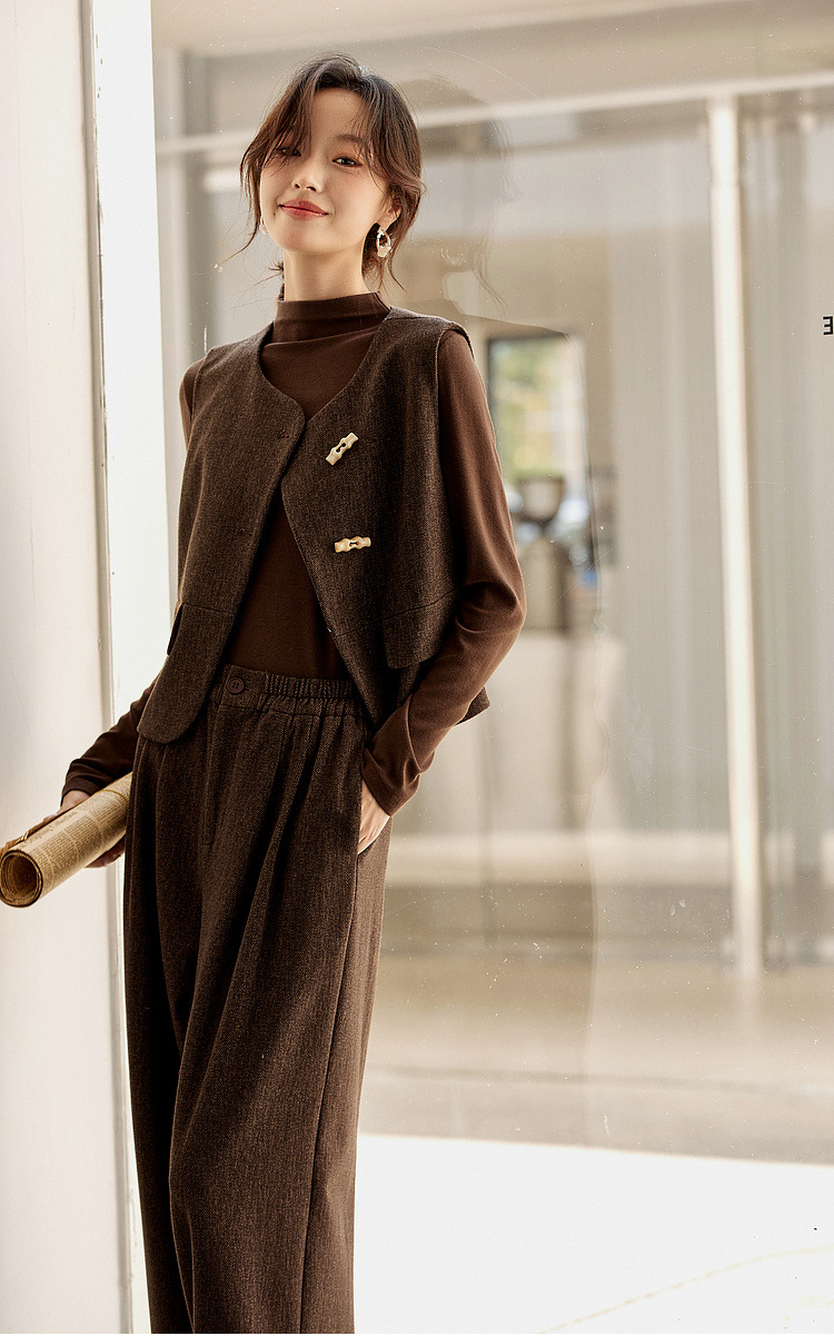 Herringbone Three-Piece Set �Vest, Blouse & Wide-Leg Pants