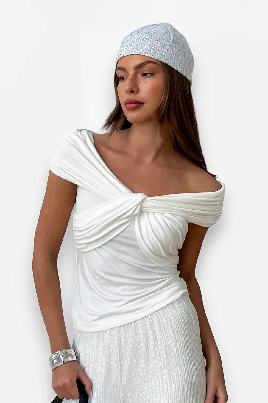 Front twisted top