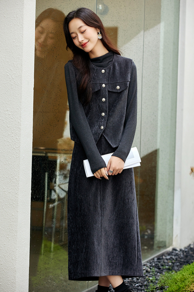 Retro Three-Piece Set �Vest, Blouse & Skirt Commuter Style