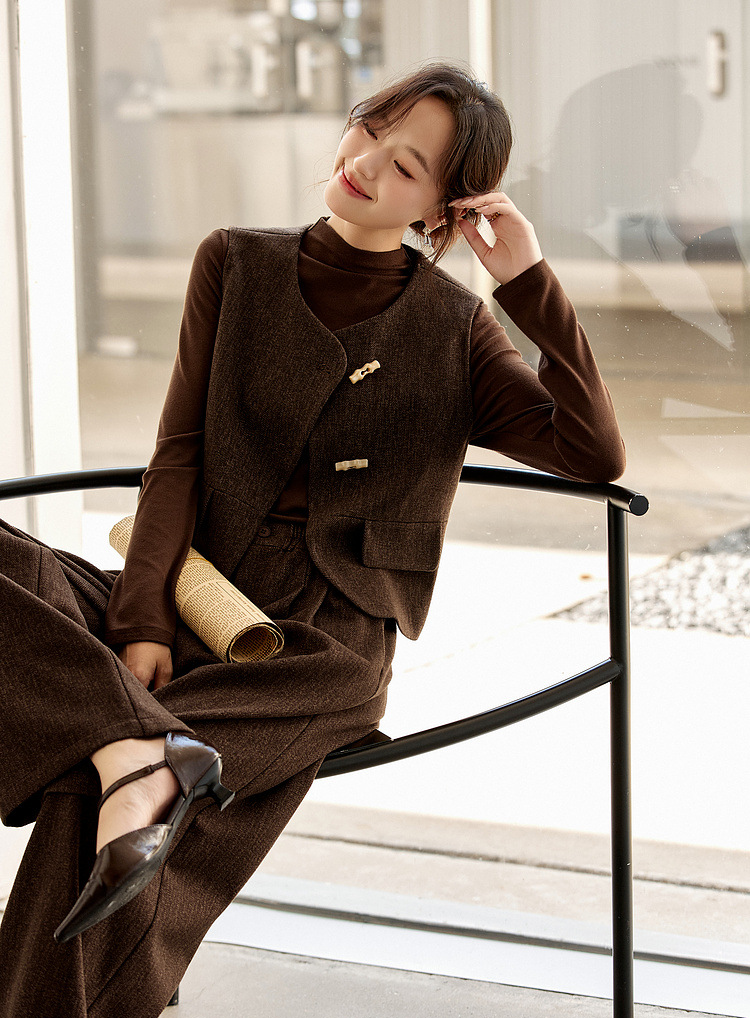 Herringbone Three-Piece Set �Vest, Blouse & Wide-Leg Pants