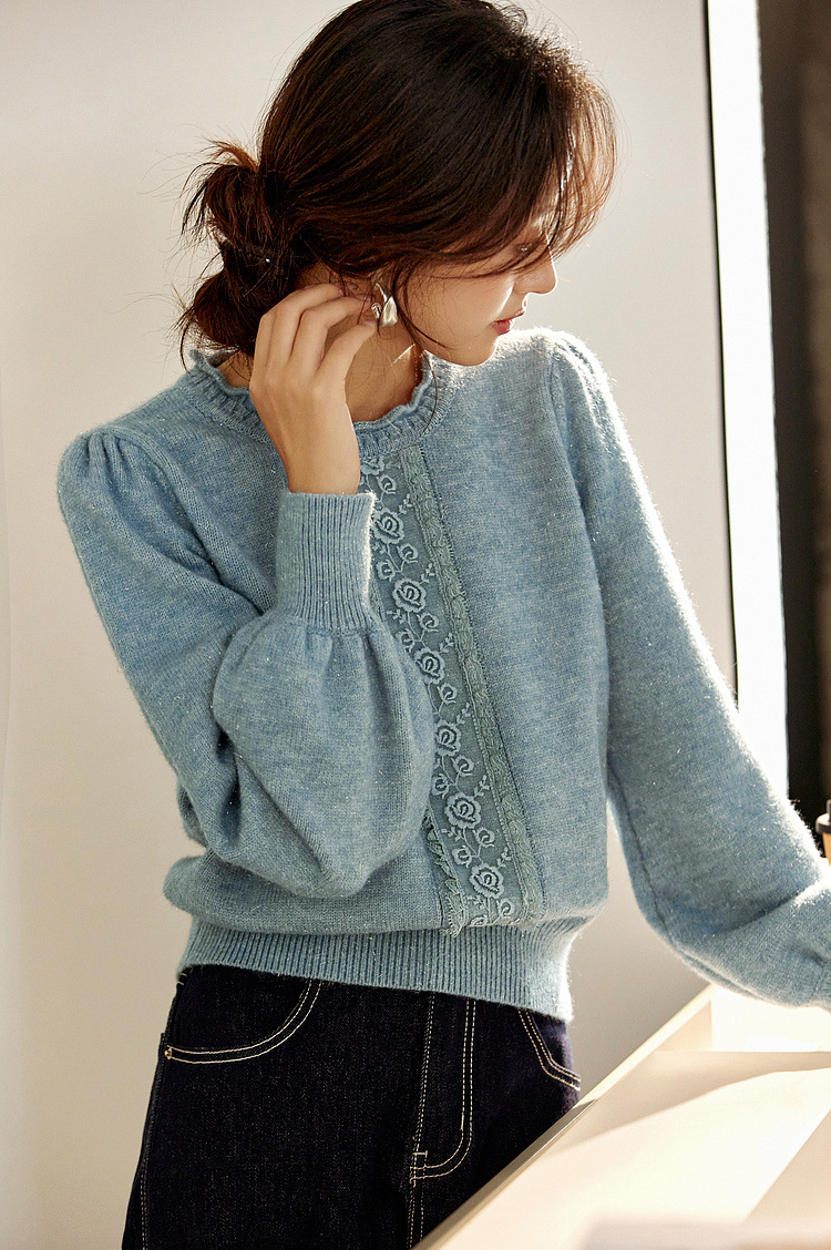 Lace Trim Crewneck Knit Sweater �Elegant Commuter Style