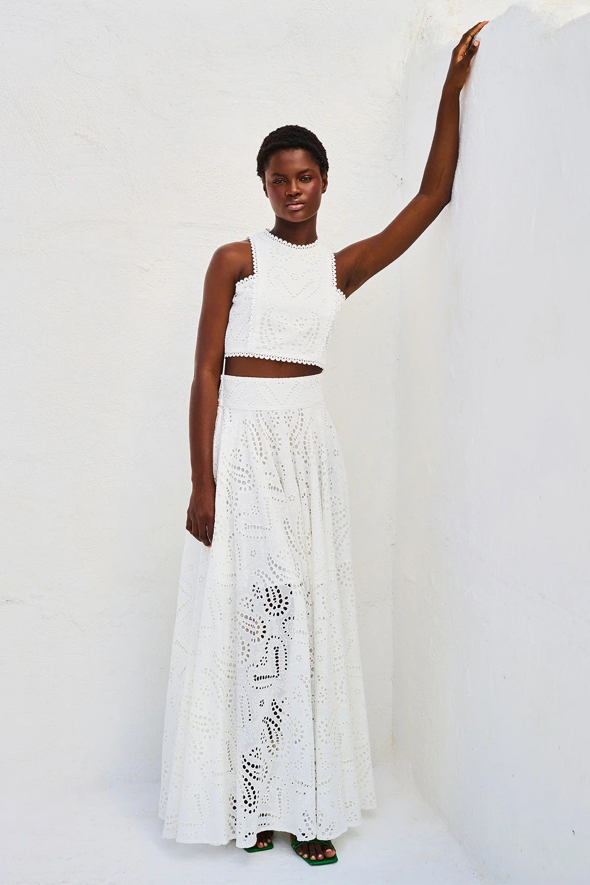 paris dream embroidered lace short vest setting
