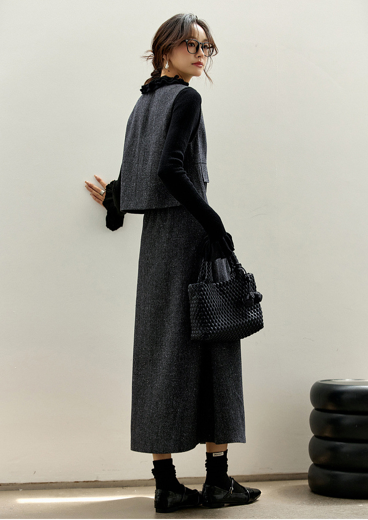 Tweed Vest & Skirt Set �Elegant Two-Piece Chanel-Inspired Style