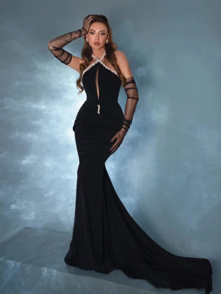 Sexy Halter Neck Diamonds Chain Hollow Out Black Velvet Sleeveless Party Dress