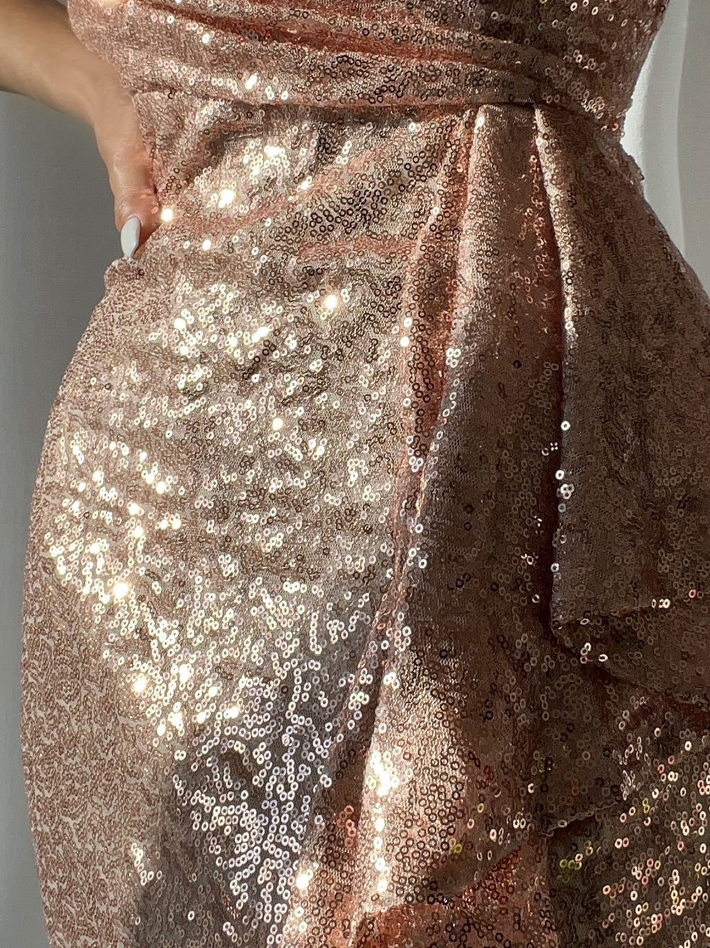 Gold Off-Shoulder Sweetheart Sequin Ruched Draped High Slit Midi Dress