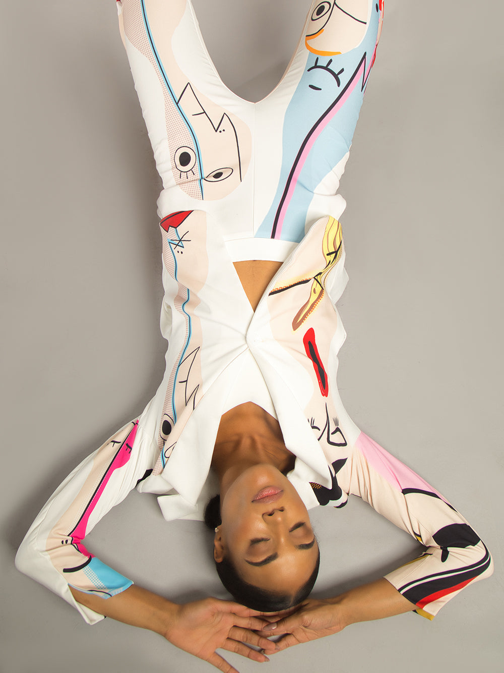 White Abstract Portrait Print Notch Lapel Blazer Cropped Pants Set 20