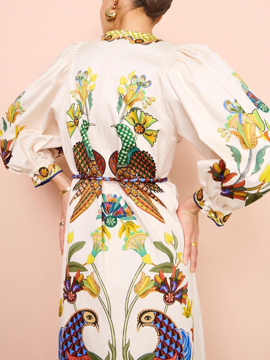 Well Tailored Dress with a Graceful Silhouette