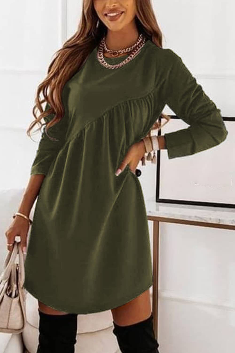Well Tailored Dress with a Graceful Silhouette