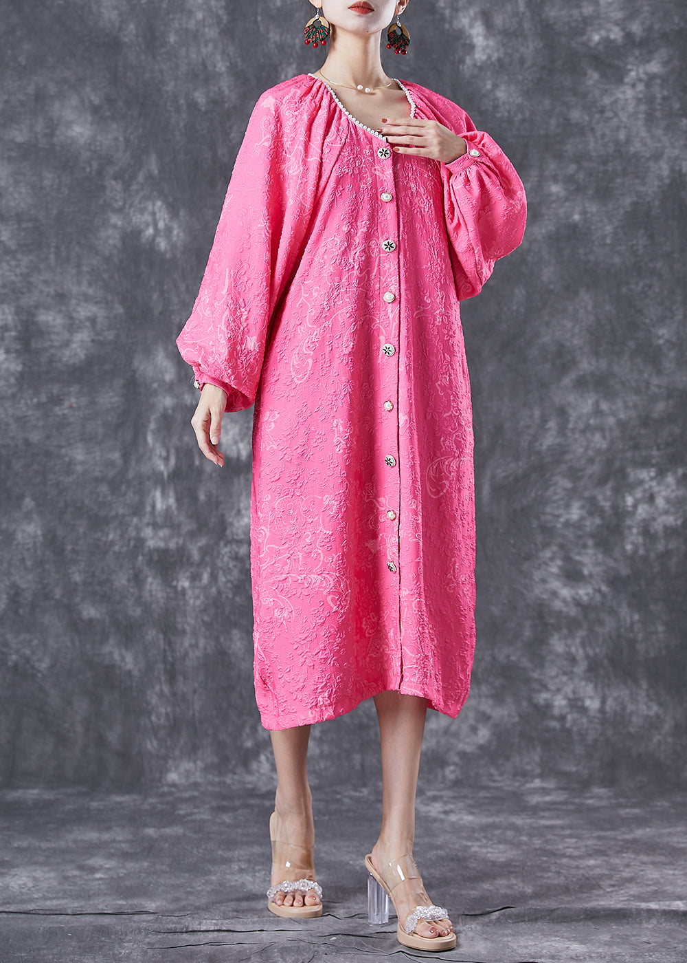 Beautifully Finished Dress in a Timeless Design