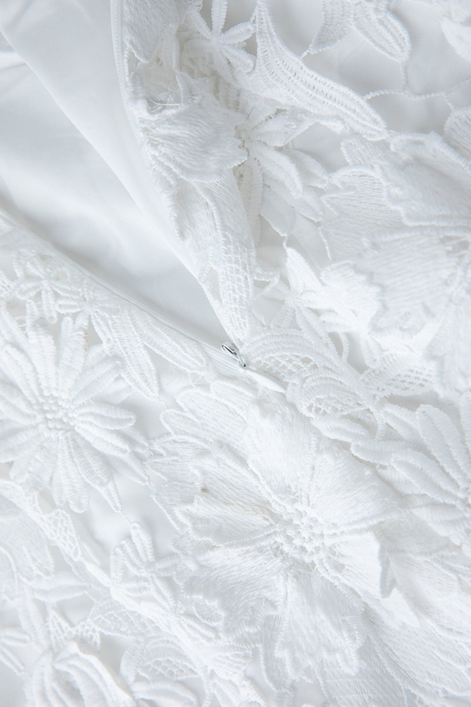 Heavy Lace 3D Embroidery Strapless Camellia Prom Dress