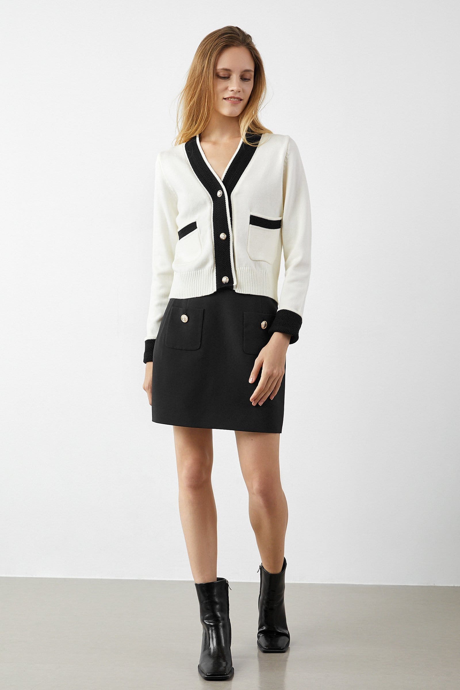 Adelyn White Pocketed Knitted Cardigan Sweater