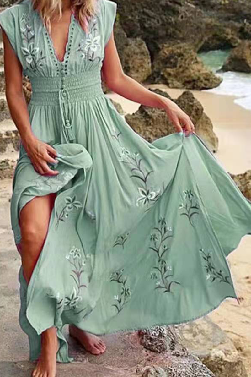 Classic Vintage & Enduringly Stylish Dress