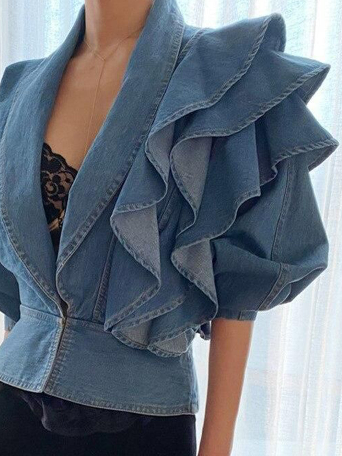 Well Tailored Shirt with a Graceful Silhouette