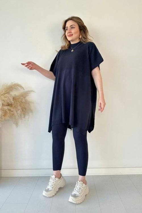 Fresh and elegant knitted two-piece set