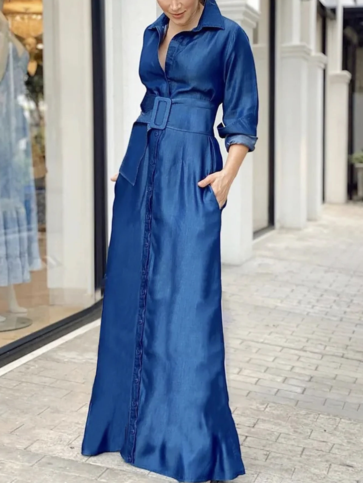 Beautifully Crafted Dress in a Classic Style