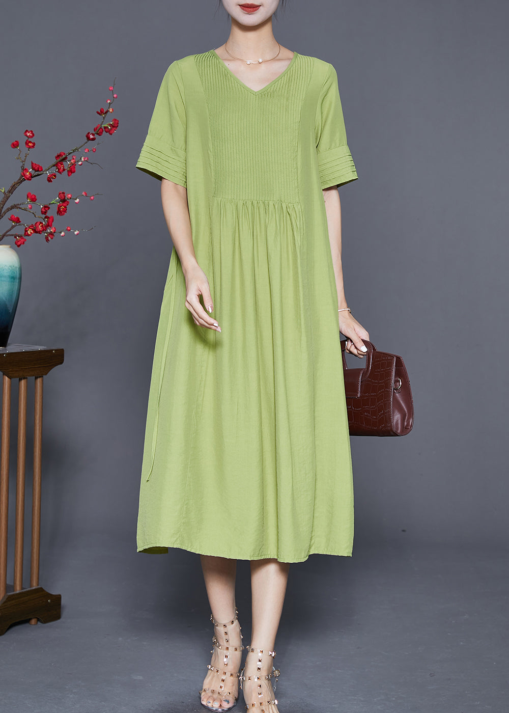 Classic Vintage Dress with a Flattering Fit